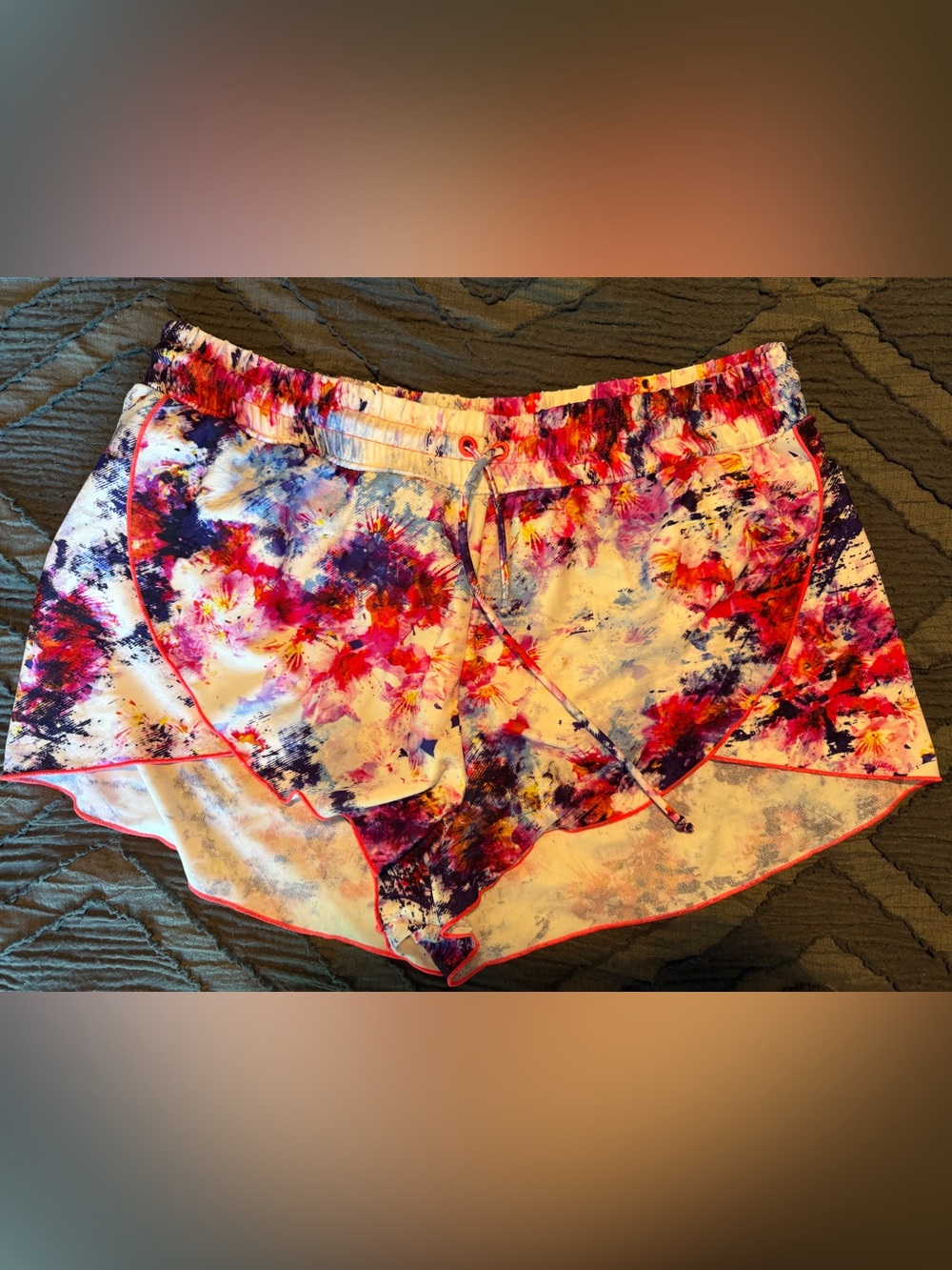 ATHLETA Short with Multicolor Blue-Pink-Red Watercolor Print - LARGE
